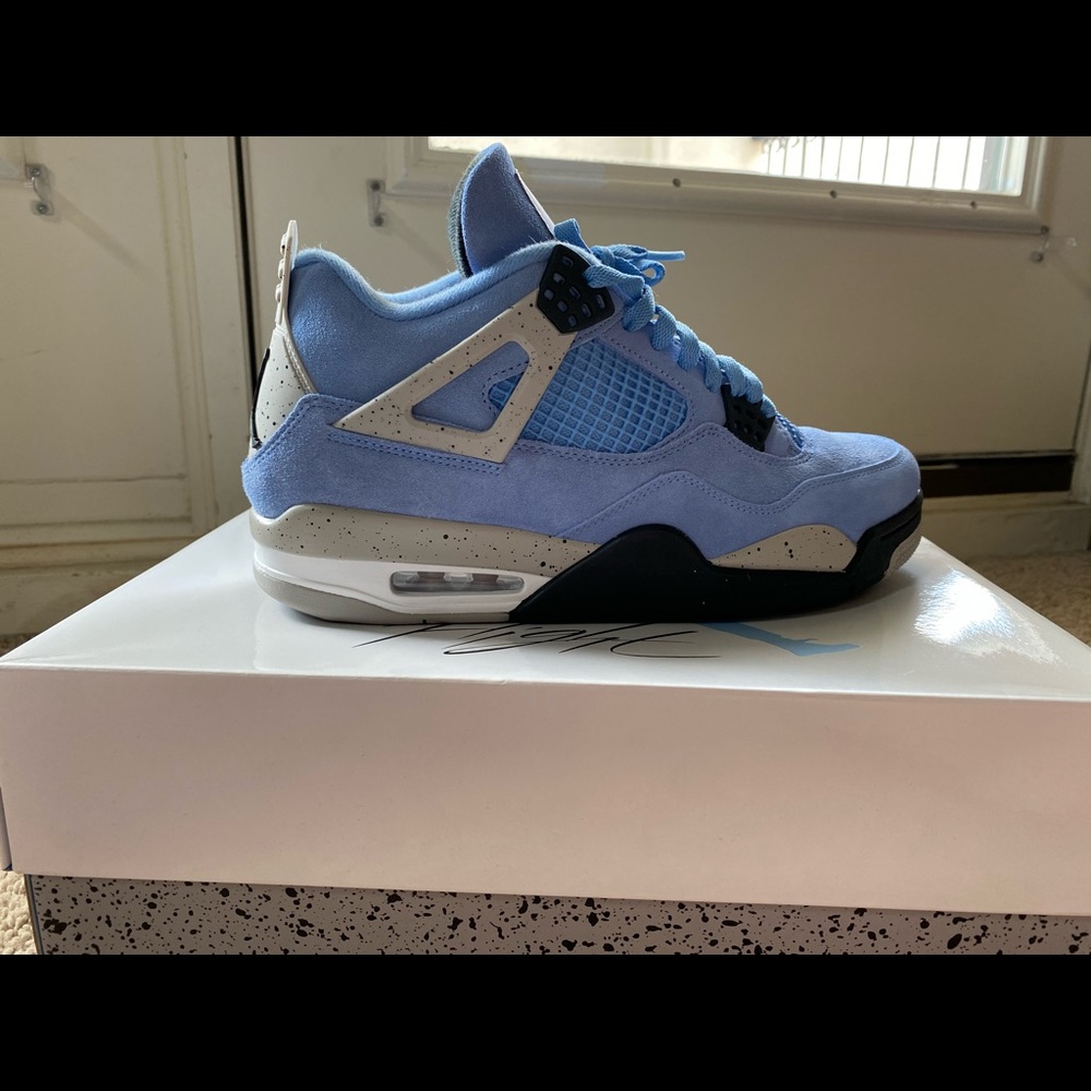 Air Jordan 4 Retro - Picture 3 of 6